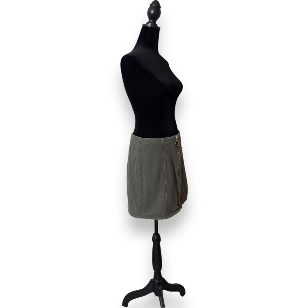Chloe & Katie Casual Lg Gray/Green Front Silver Ring Zip High Waist Mini Skirt - Picture 7 of 16